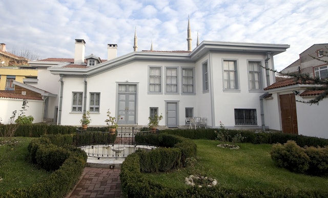 This recent photo shows the House of Rida Big, one of the homes Bahaâuâllah lived in during his time in Edirne, Turkey. The Ottoman Empire banished Bahaâuâllah from Edirne on 12 August 1868, eventually sending him to Akka. The edifice in Edirne is now a holy place, which Bahaâis can visit.
